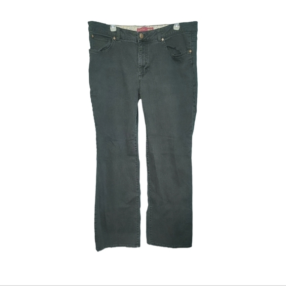 Izod 'Just Right Bootcut' Women's Black Jeans Size 16 - Picture 1 of 12